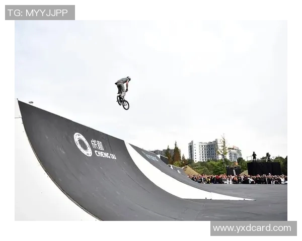 李强亲自分享滑板技巧与心得体会让你快速提升滑板水平